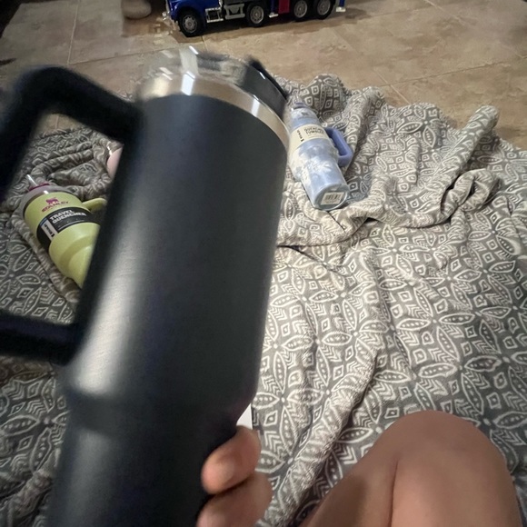 BNWOT STANLEY - Picture 3 of 5